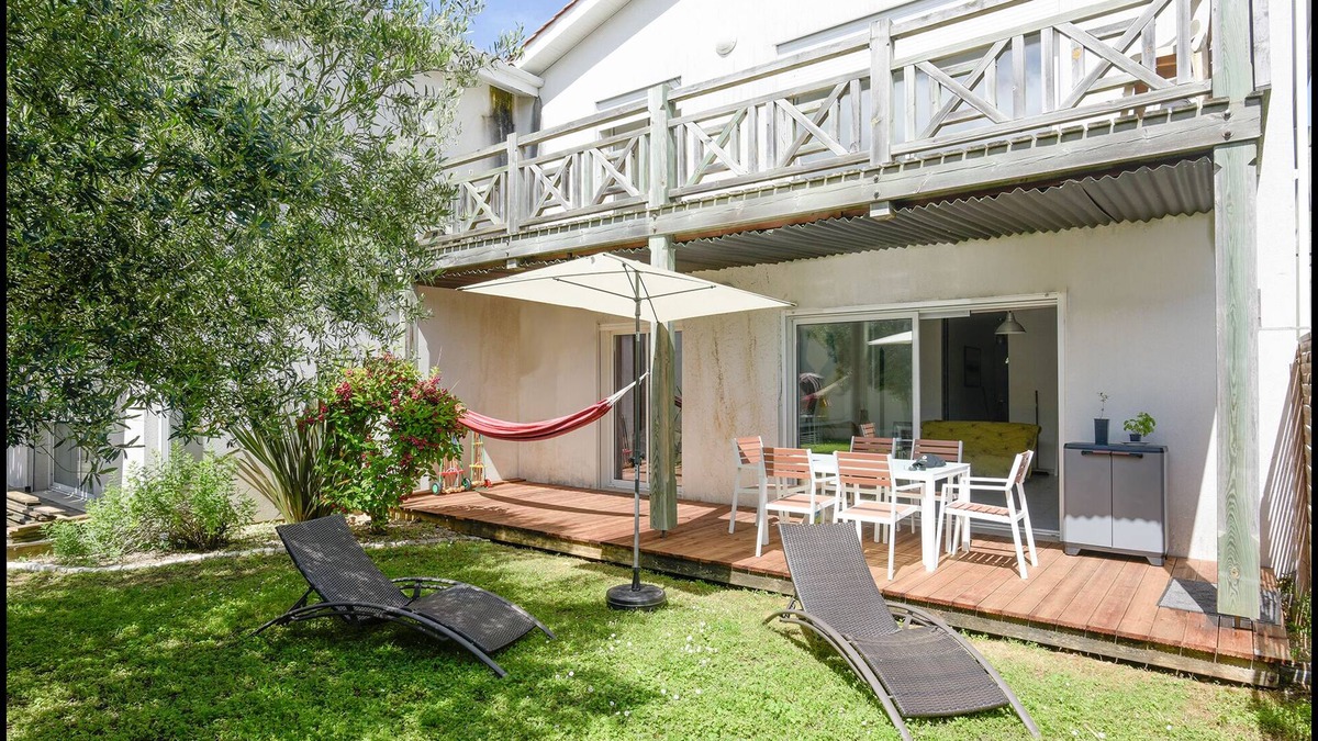 Aytre Apartment | 100 m from the beach, near La Rochelle, beautiful T3 on private garden level