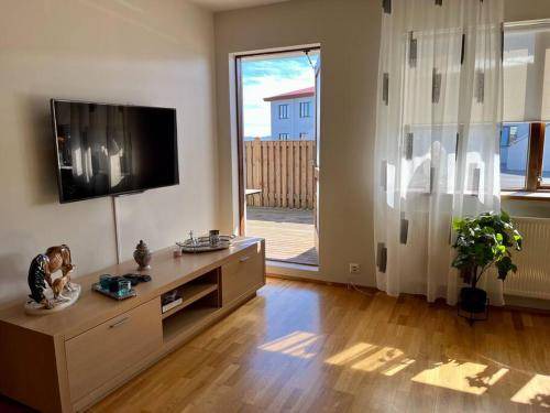 Innri-Njarthvik Apartment | 100 m² Apartment ∙ 2 bedrooms ∙ 4 guests