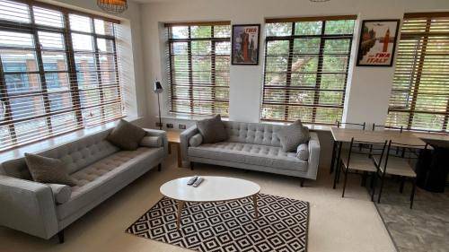 Rushmoor District Apartment | 100 m² Apartment ∙ 2 bedrooms ∙ 6 guests