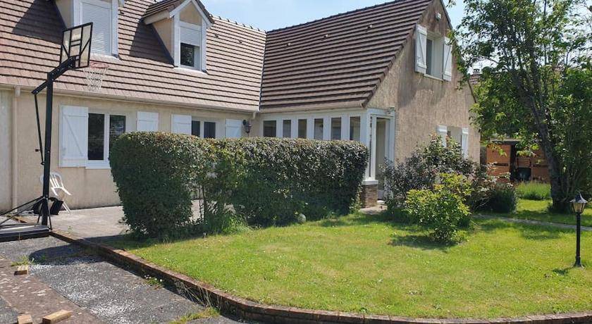 Villejust Apartment | 100 m² Apartment ∙ 1 bedroom ∙ 1 guest