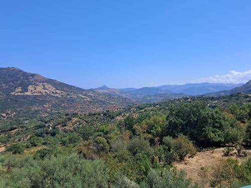 Isnello Apartment | 100 m² Apartment ∙ 3 bedrooms ∙ 6 guests