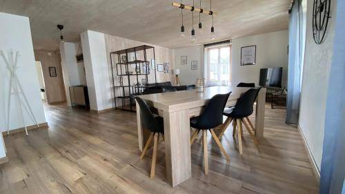 Porrentruy Apartment | 100 m² Apartment ∙ 3 bedrooms ∙ 6 guests