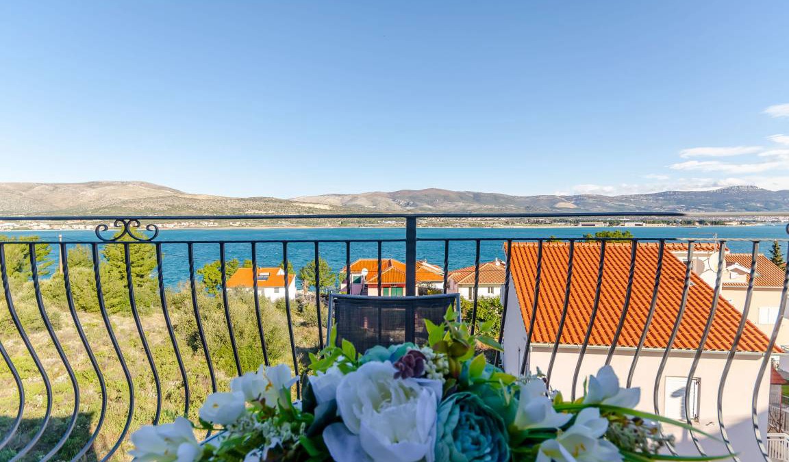 Municipality of Trogir Apartment | 100 m² Apartment ∙ 3 bedrooms ∙ 6 guests