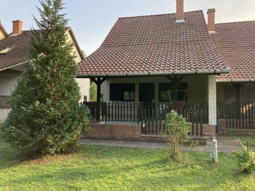 Tiszafured Apartment | 100 m² Apartment ∙ 3 bedrooms ∙ 8 guests