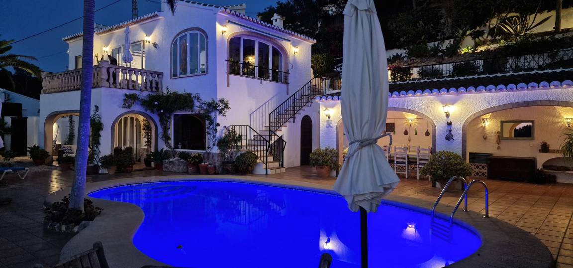 Trencall House | 100 m² House ∙ 2 bedrooms ∙ 4 guests