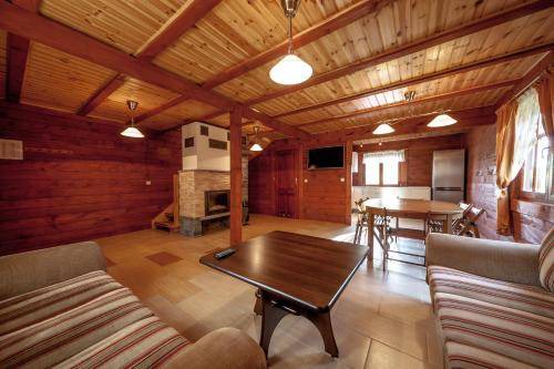 Pustkowo Cabin | 100 m² Lodge ∙ 3 bedrooms ∙ 9 guests