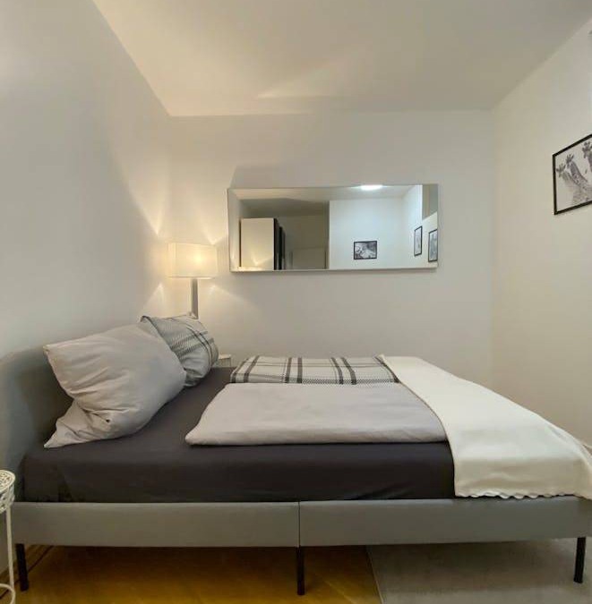 Thalkirchen - Obersendling - Forstenried - Furstenried - Solln Resort | 100 m² Private room ∙ 1 bedroom ∙ 1 guest