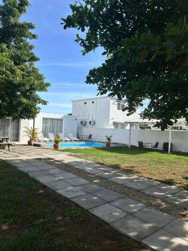 Balaclava Villa | 100 m² Villa ∙ 3 bedrooms ∙ 6 guests