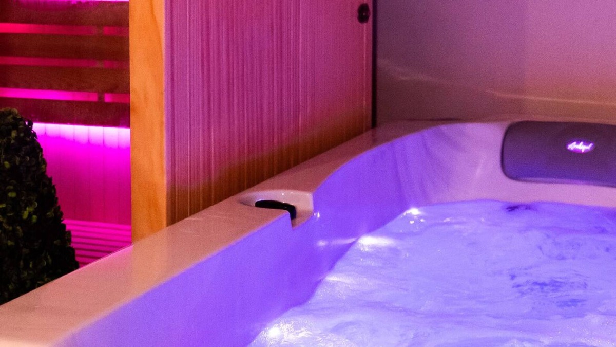 Montrouge Bed & Breakfast | 100% Private Spa with sauna and jaccuzzi