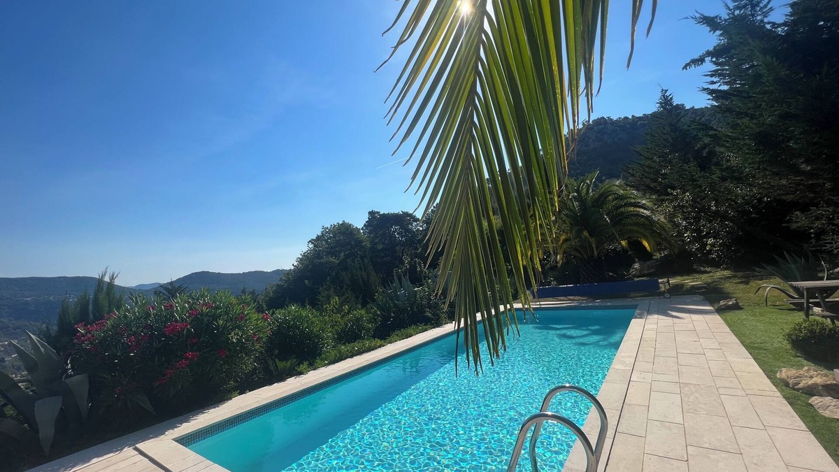 Aspremont Villa | 100% private. Villa Palmeraiepap Nice® Swimming pool, 3 terrace, Jacuzzi.
