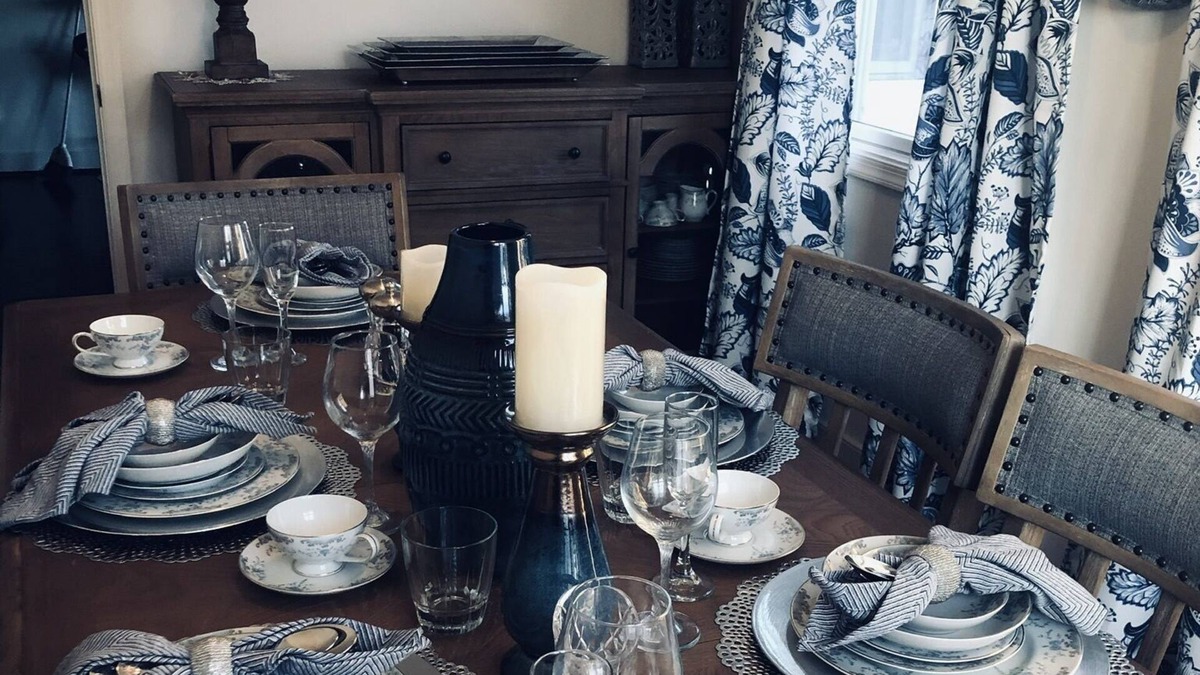 Parkville House | 100% SMOKE FREE BED & BREAKFAST HOT BREAKFAST INCLUDED!