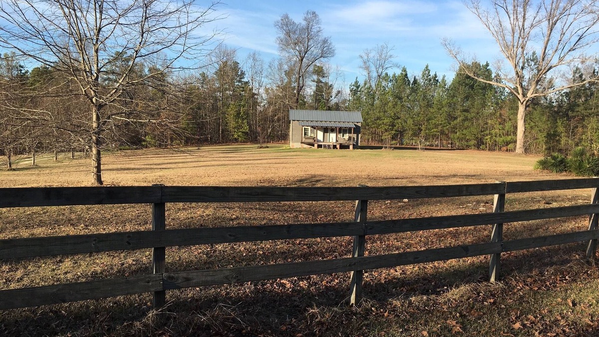 Hardwick Cottage | 100 year old Restored Cottage with modern comforts near Milledgeville Ga. & Lake