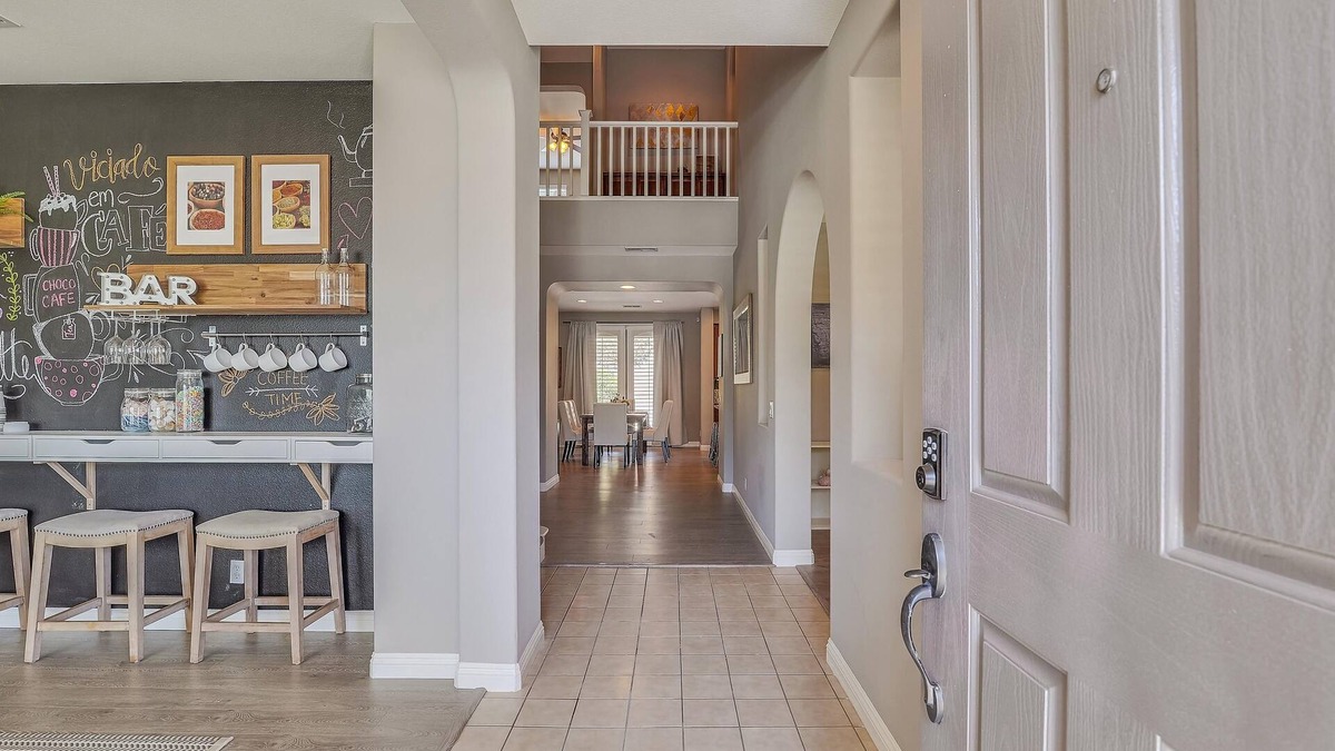 Eastvale House | 1000Mbps Súper Fast WiFi ✯ Large Group ✯ King Bed ✯ 4K Tvs