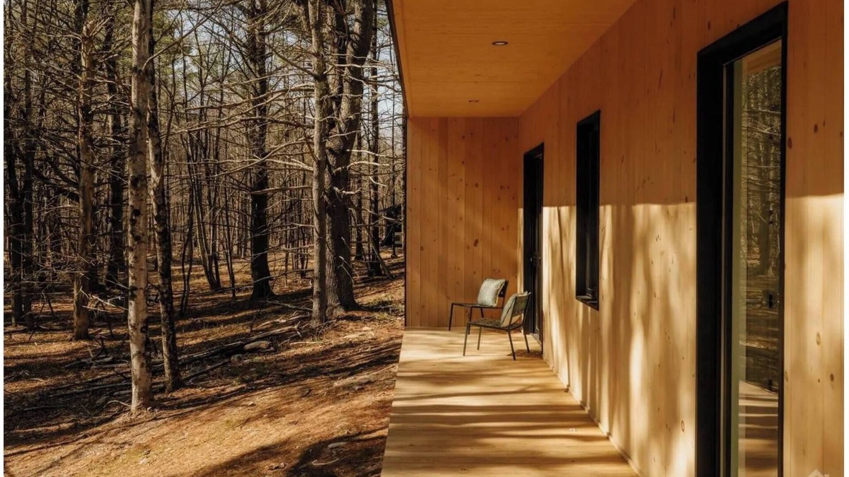 Round Top House | 100ft of Forest Light - Modern Catskills Escape
