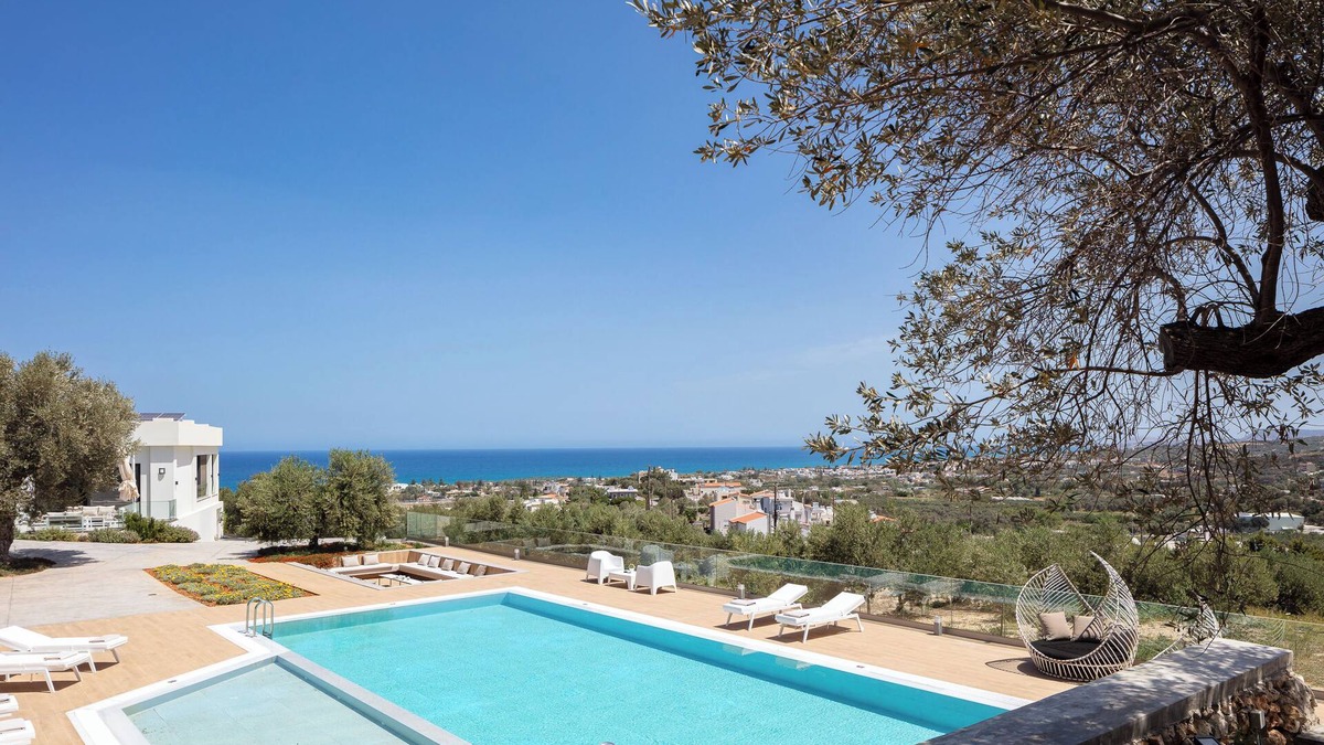 Xiro Chorio Villa | 100m2 heated pool, absolute privacy and mesmerising views!