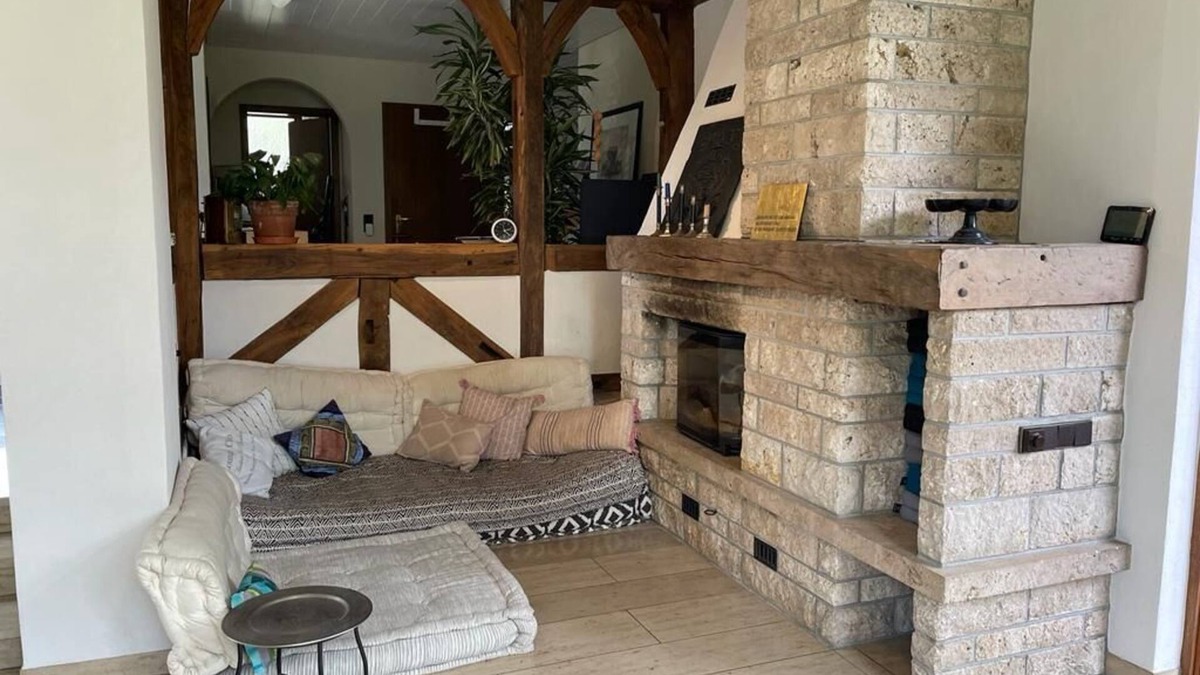 Kohlstetten House | 100sqm apartment in the heart of the Alb with garden and fireplace