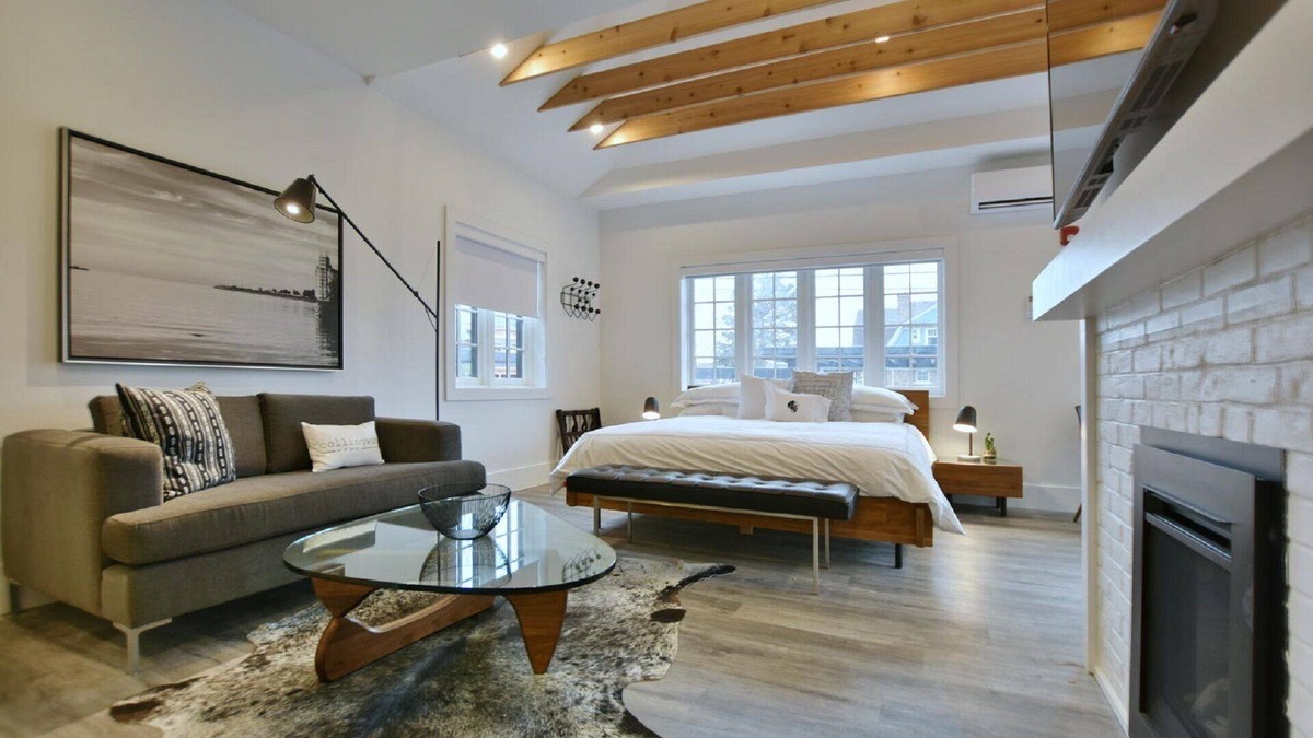 Collingwood Apartment | 102, Deluxe Studio - Downtown Collingwood, Luxury Boutique Hotel.