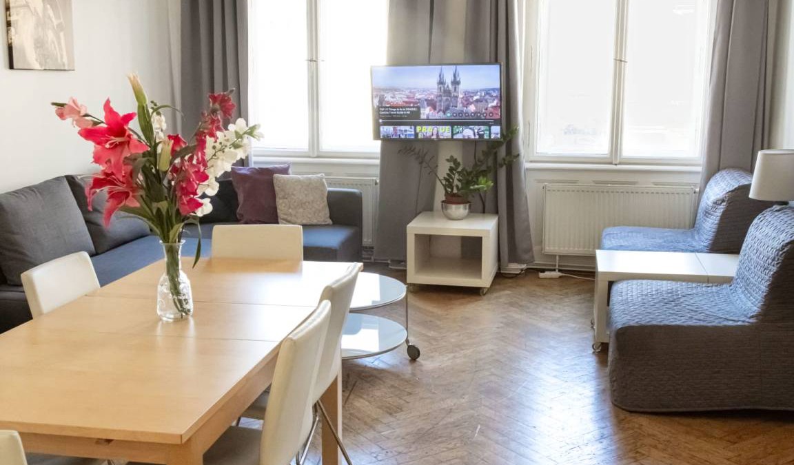 Smichov Apartment | 102 m² Apartment ∙ 4 bedrooms ∙ 11 guests