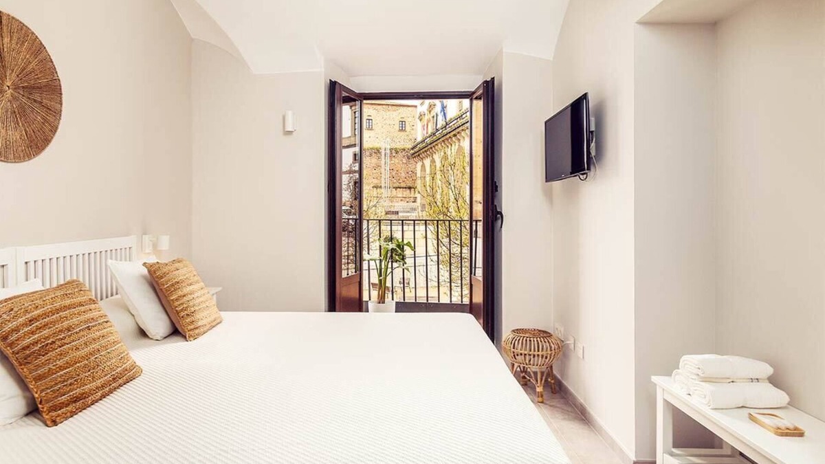 Plaza Mayor Apartment | 103 Roomy Plaza - Apartments Plaza Mayor 35