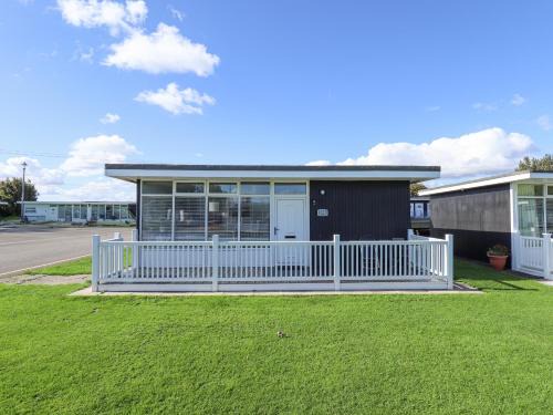 Chapel Saint Leonards House | 104 The Laurels