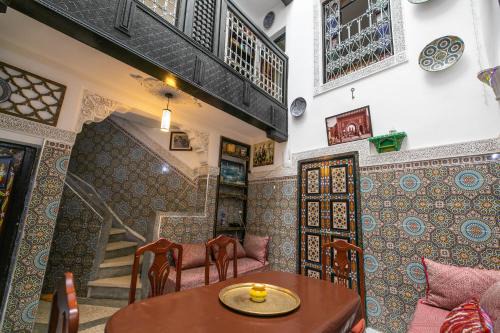 Quartier Al Adarissa Bed & Breakfast | 105 Kasbah de Boujloud Fes Morocco.
