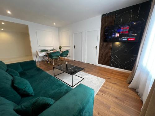 Crimmitschau Apartment | 105 Quadratmeter Apartment, Parkplatz, kinderfreundlich, 6 Personen, WIFI, vollausgestattete Küche,