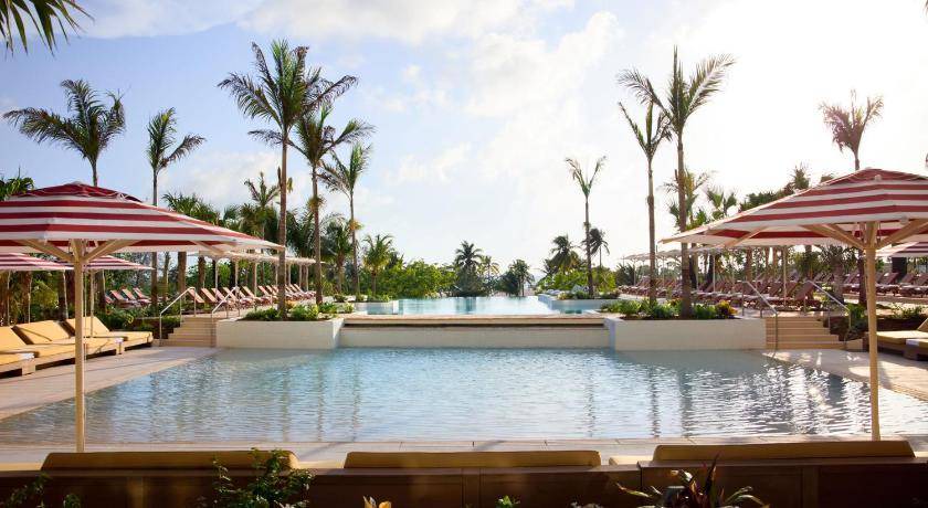 Seven Mile Beach Hotel | 107 m² Hotel ∙ 11 guests