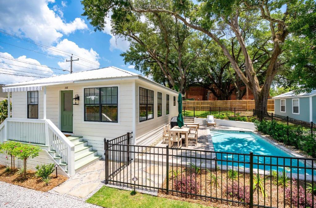 Fairhope House | 108 the Church St Collection with Pool