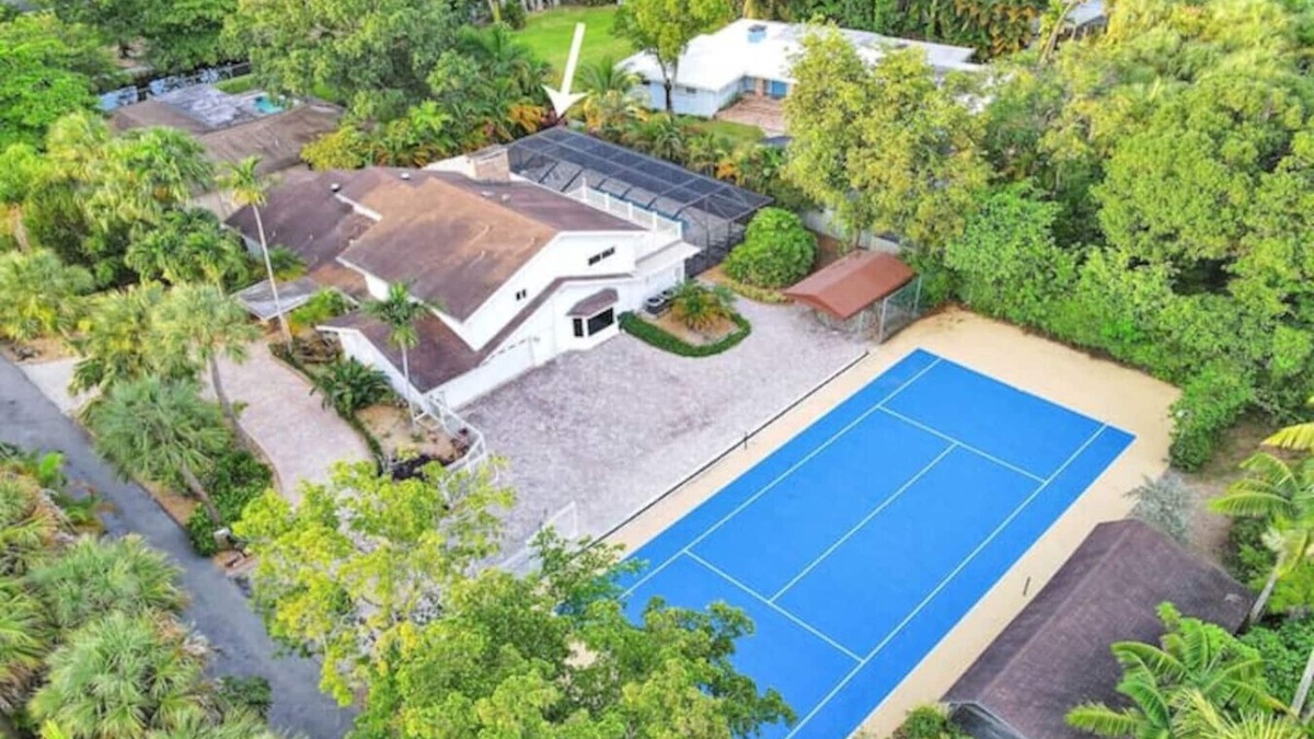 Fort Lauderdale House | 10BR Estate 2 Homes Tennis Pool