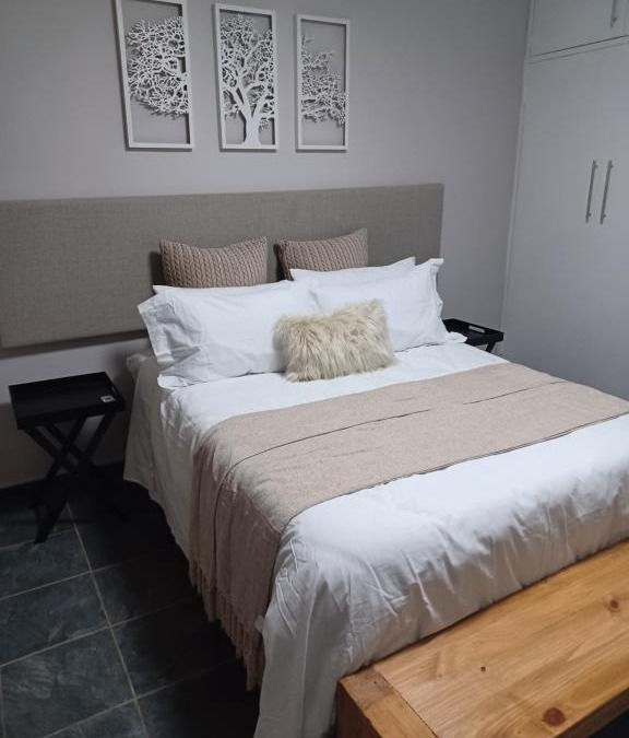 Kimberley Apartment | 11 Debonair Self Catering Apartment