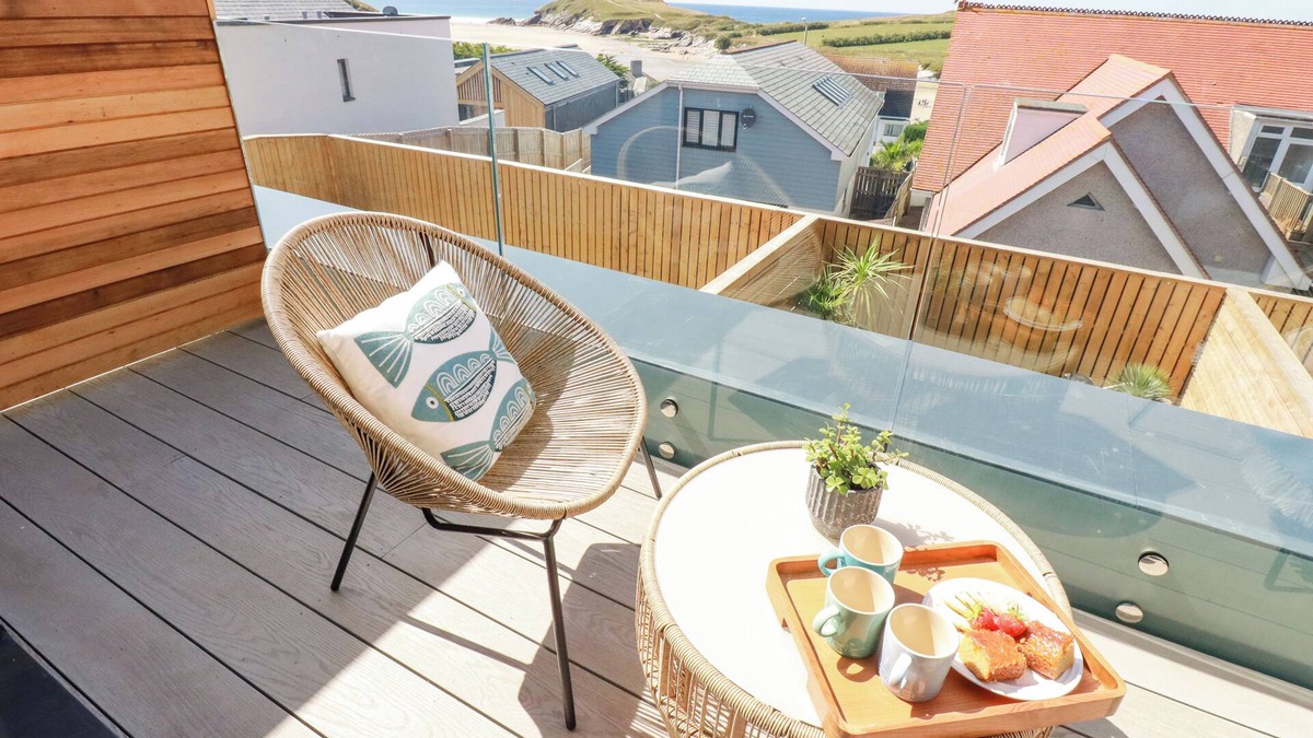Porth Cottage | 11 EBBTIDE, pet friendly, character holiday cottage in Porth