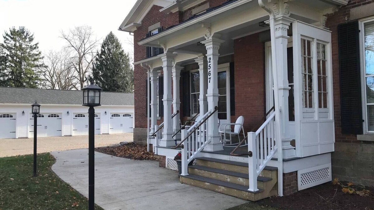 Rochester Apartment | #11 Full kitchen, private w/easy highway access