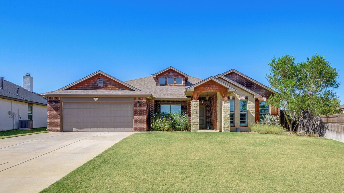 Lubbock House | 11 Mi to Dtwn: Lubbock Home w/Patio, Grill & Yard