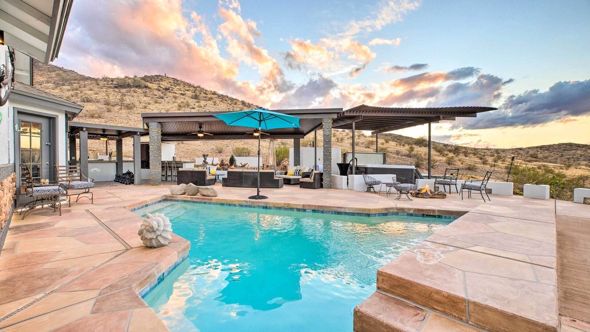 Laveen Village House | 11 Mi to Dtwn: Phoenix Guest House w/Hot Tub