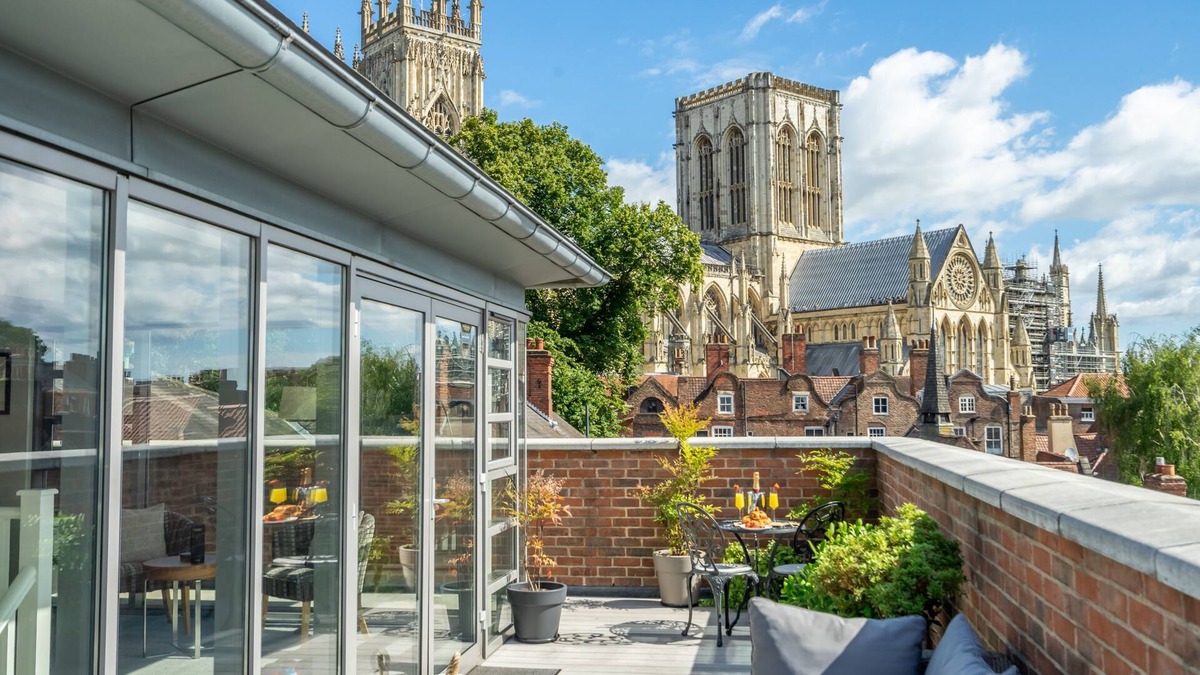 York Apartment | 11 Stonegate Court - a family break that sleeps 4 guests in 2 bedrooms
