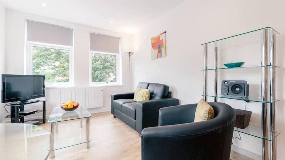 Leatherhead Apartment | 11 Swan House -1 bedroom apartment