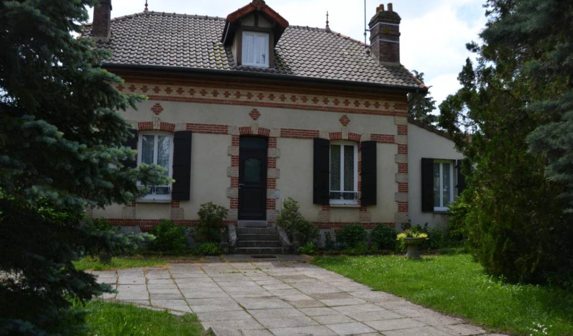 Larchant House | 110 m² Gîte ∙ 3 bedrooms ∙ 5 guests