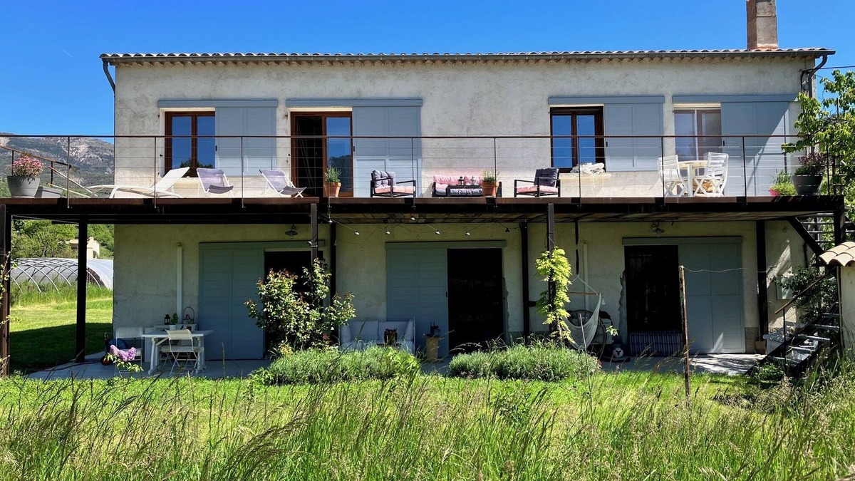 Castellane House | 110 m2 in an old warehouse between lakes and mountains in the Verdon gorges
