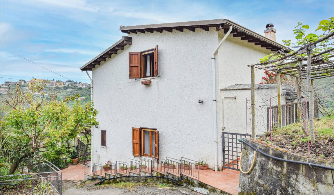 San Marco d'Alunzio House | 110 m² House ∙ 3 bedrooms ∙ 8 guests