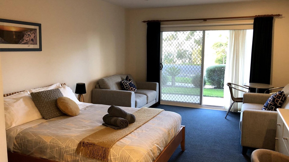 Cowes Apartment | 110 @ Waves Phillip Island. FREE WIFI & LINEN