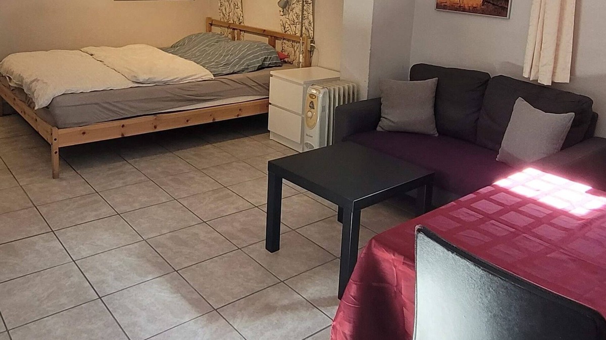 Soder Apartment | 110m2, 2 BR basement Apt w/Jacuzzi, Table tennis