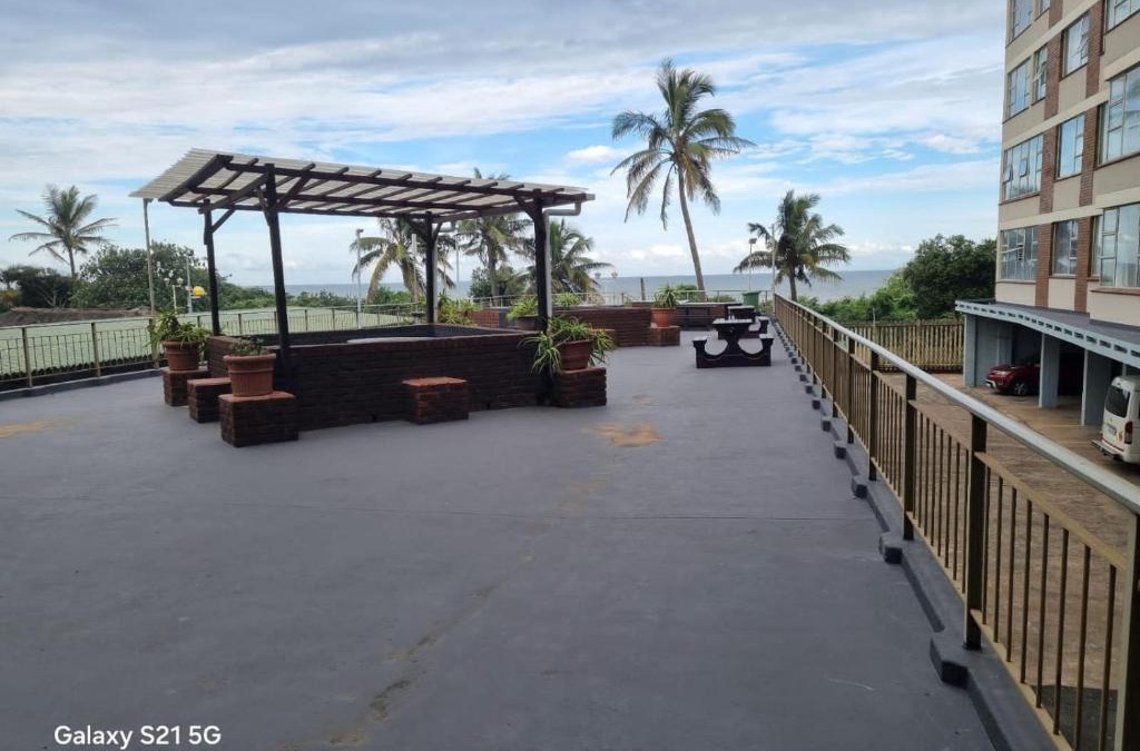 Kingsborough Apartment | 111 Happy Days