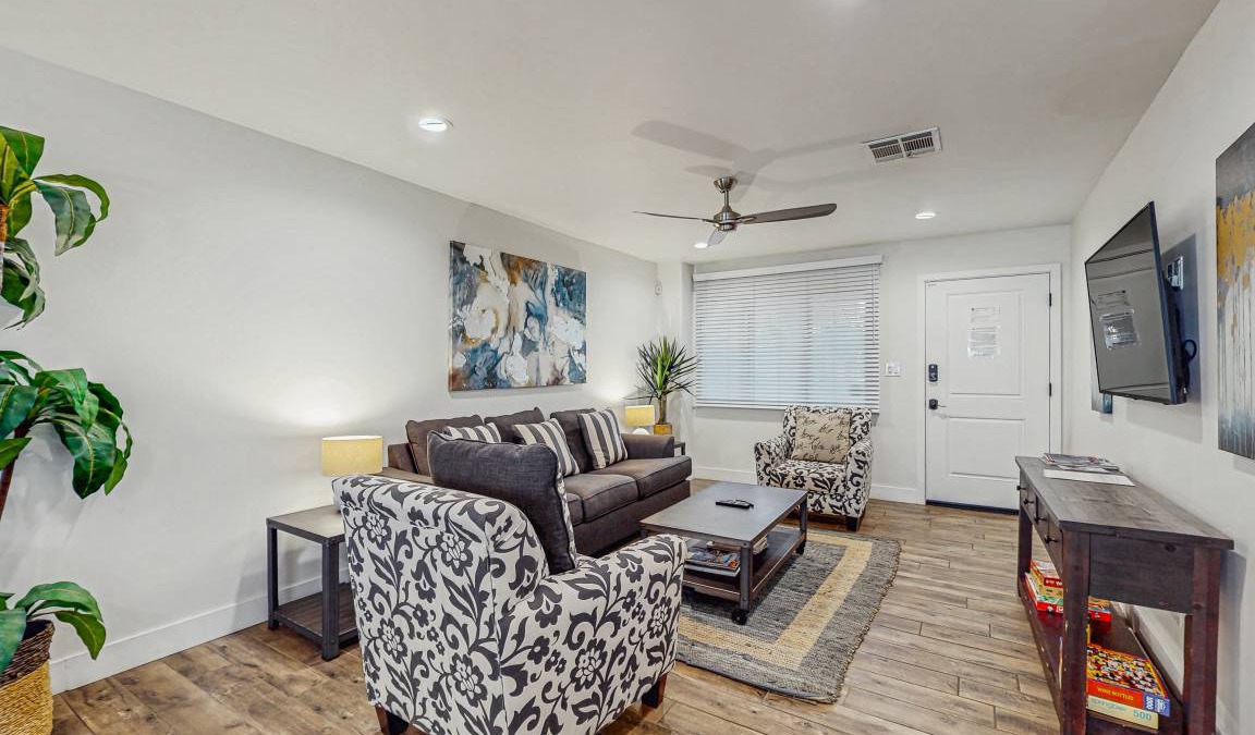 Arts District Condo | 112 m² Condo ∙ 2 bedrooms ∙ 6 guests