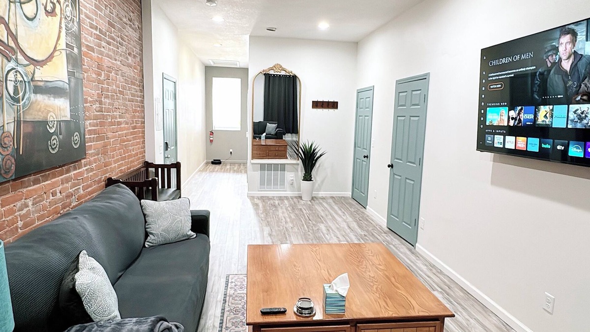 Dubuque Apartment | 115#303/Vintage Meets Modern: Contemporary Loft