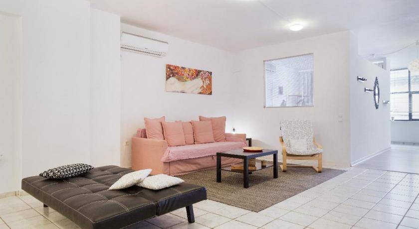 Petralona Apartment | 115 m² Apartment ∙ 2 bedrooms ∙ 7 guests