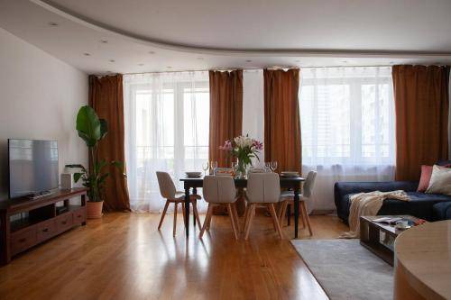 Srodmiescie Połnocne Apartment | 115 m² Apartment ∙ 3 bedrooms ∙ 8 guests