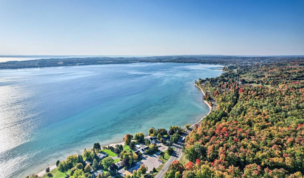 Suttons Bay Cottage | 119 m² Cabin ∙ 3 bedrooms ∙ 8 guests