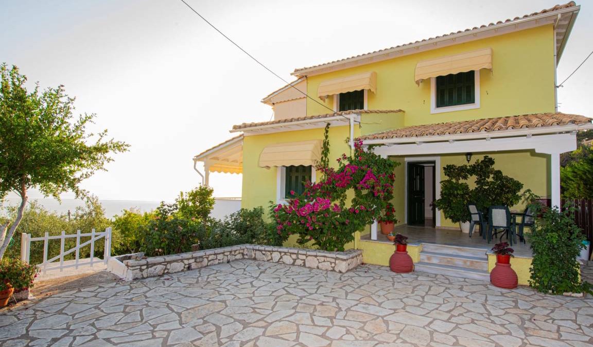 Kalamitsi Villa | 119 m² Villa ∙ 4 bedrooms ∙ 8 guests