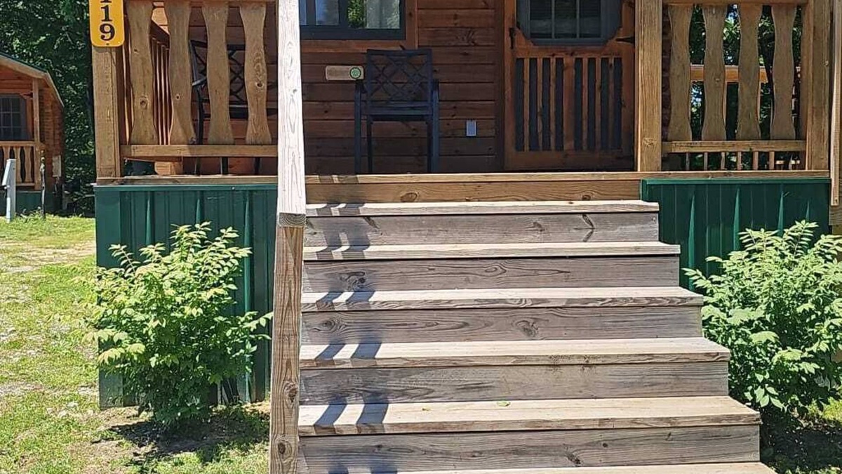 Logan Cabin | 119) Uguisu Log Cabin. Close to Hocking Hills State Park and more!