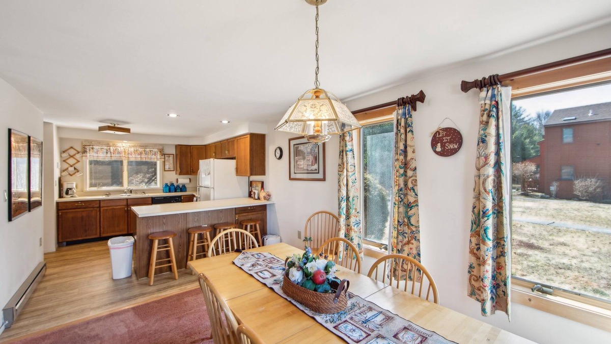 North Creek House | 11D - Spacious & Family-Friendly Getaway 3 Bedroom Townhouse by The Summit at Gore Mountain